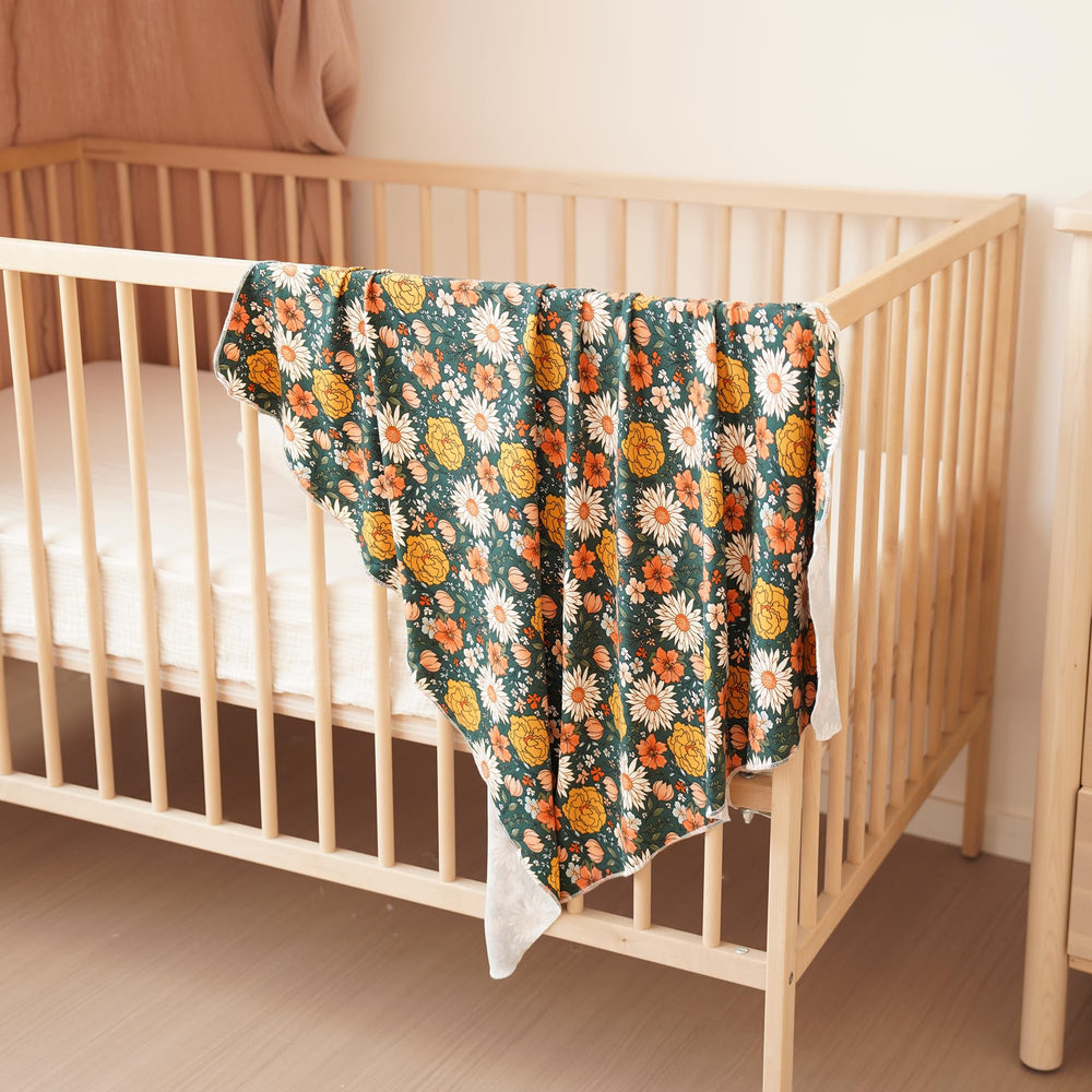 Konssy swaddle set doubles as nursing cover and car seat cover.