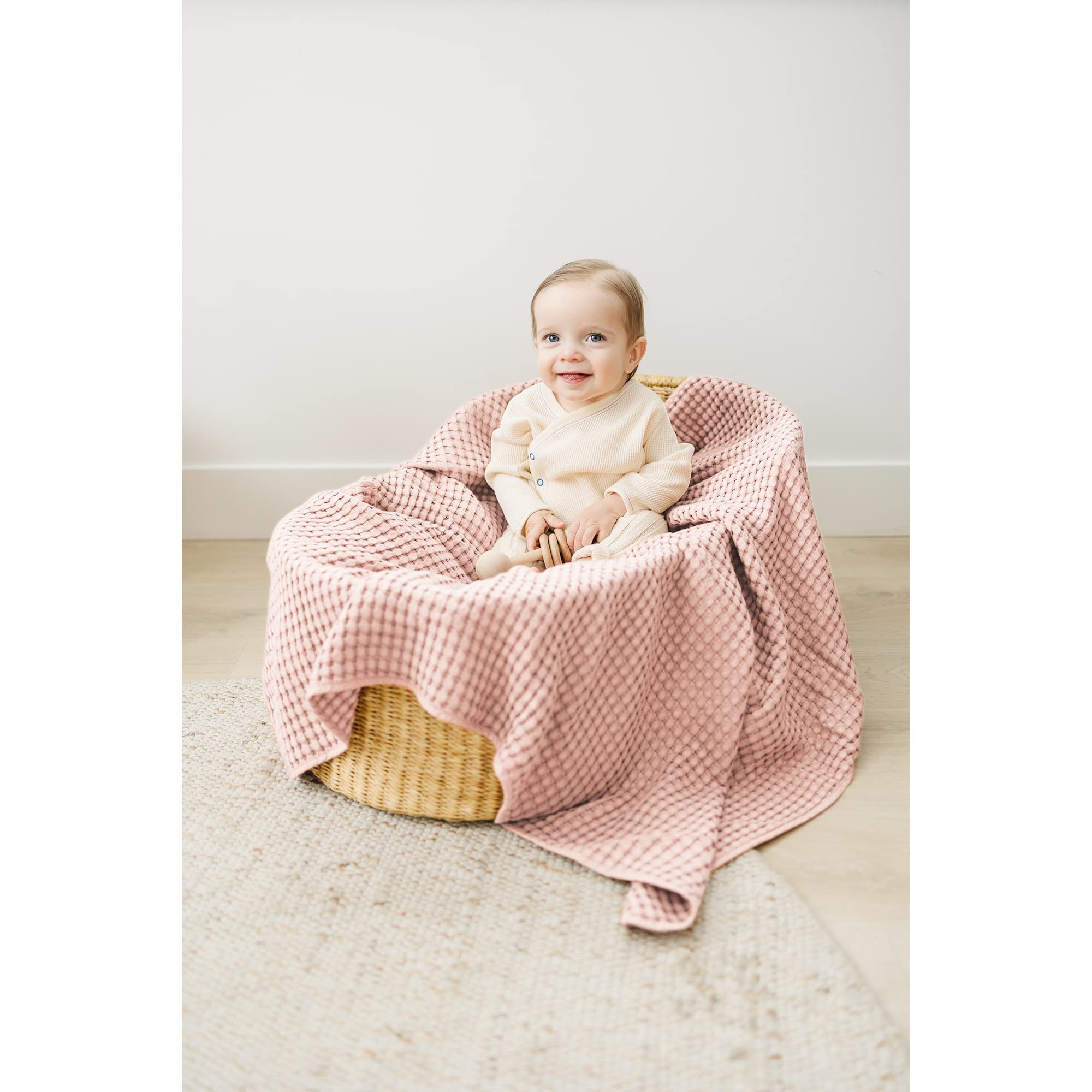 Konssy Waffle Baby Blanket pink photography prop for adorable newborn shots.