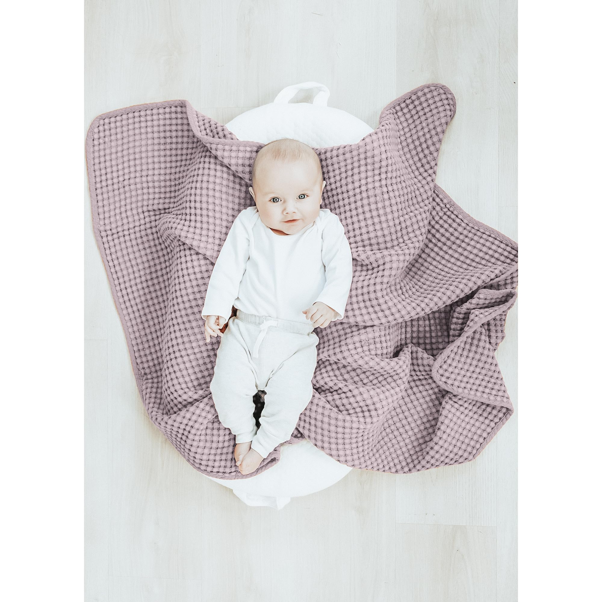 Konssy Waffle Baby Blanket purple - lightweight wrap for warm but breathable coverage
