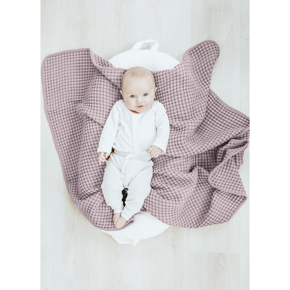 Konssy Waffle Baby Blanket purple - lightweight wrap for warm but breathable coverage