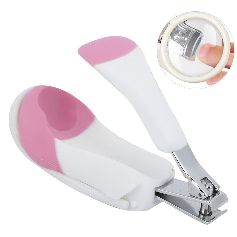 KUIDAMOS Infant nail clipper with magnifying glass in use for visible care