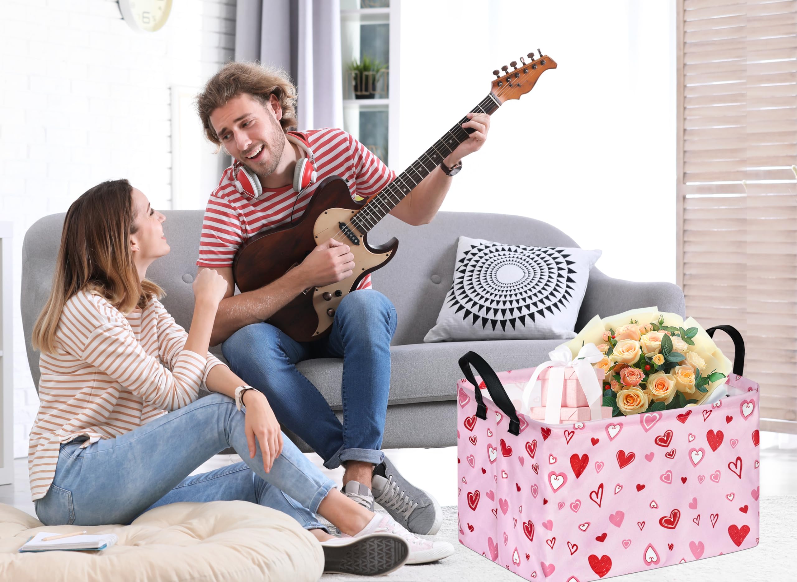 KUNRO easy-clean collapsible basket with sturdy handles for daily use.