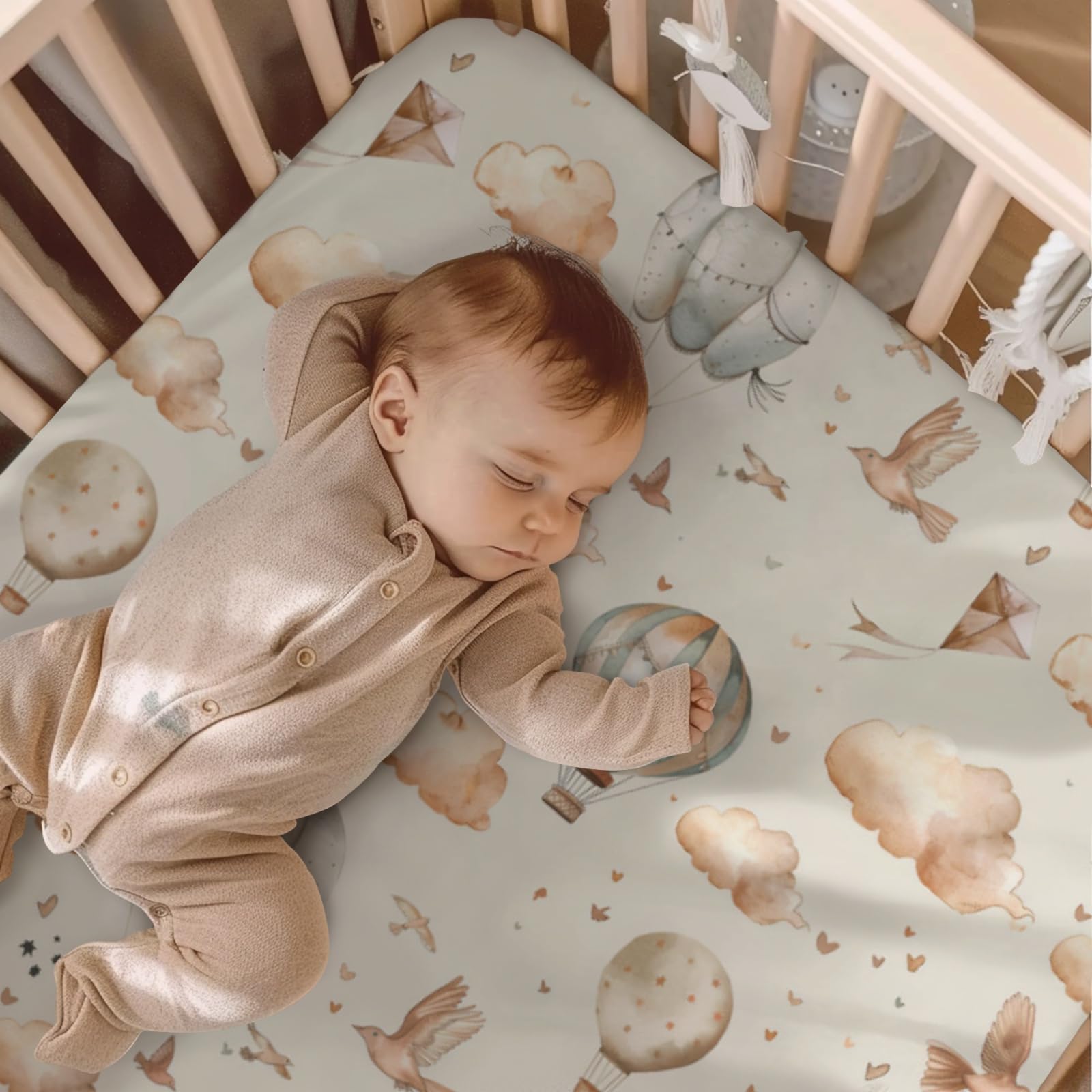 KuphiL10C soft polyester fabric close-up demonstrates breathable, baby-friendly texture for year-round comfort.