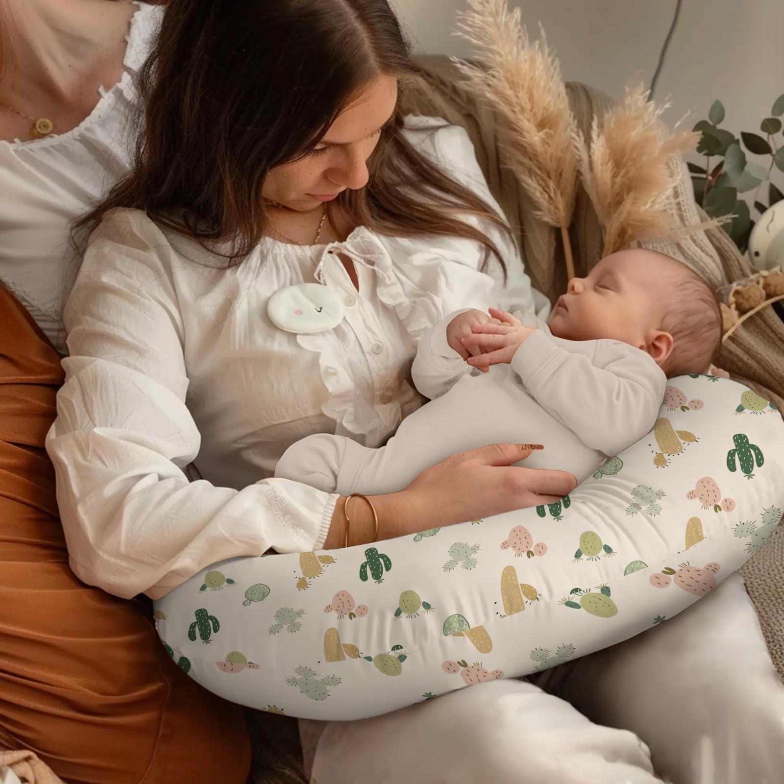 KuphiL10C nursing pillow cover is machine washable for easy care between feeds.