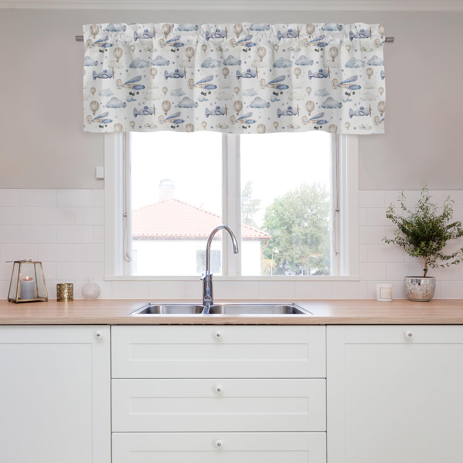 KuphiL10C rod-pocket valance installs easily on standard curtain rods.