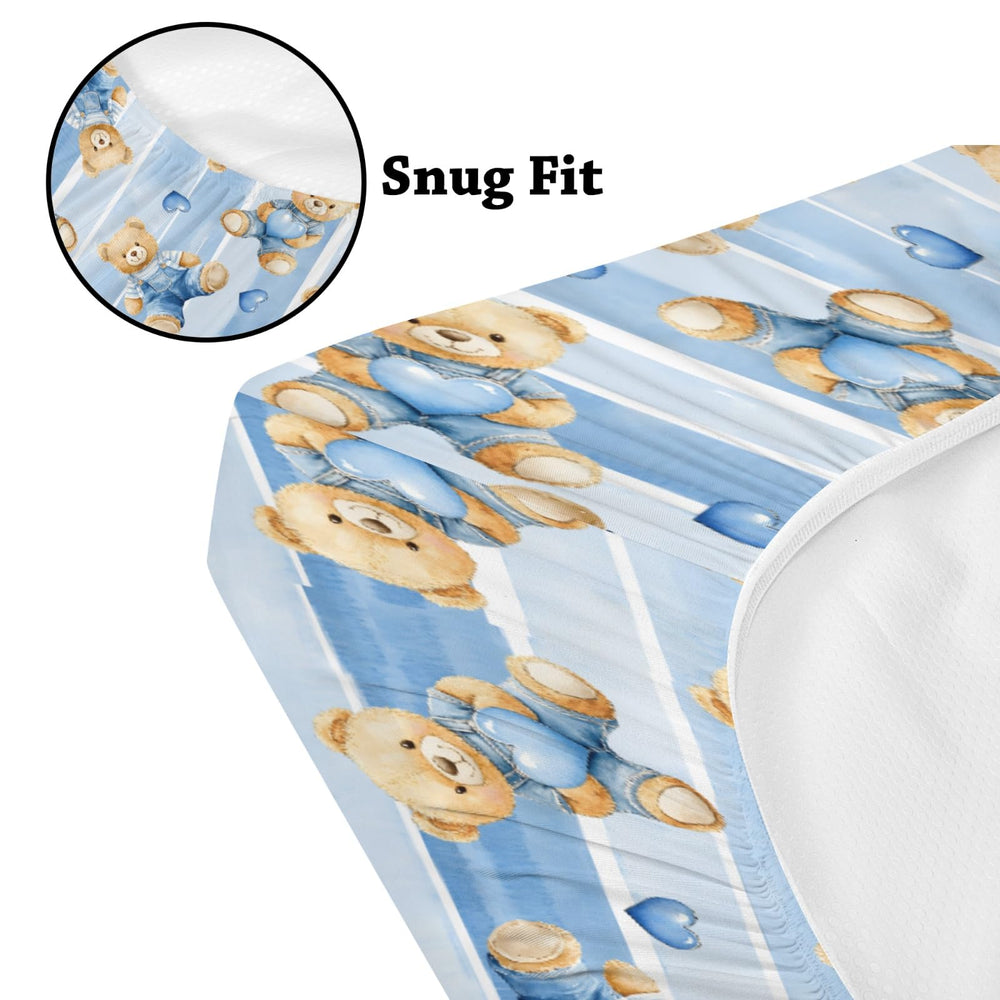 KuphiL10C stylish gender-neutral bear print enhances nursery decor.