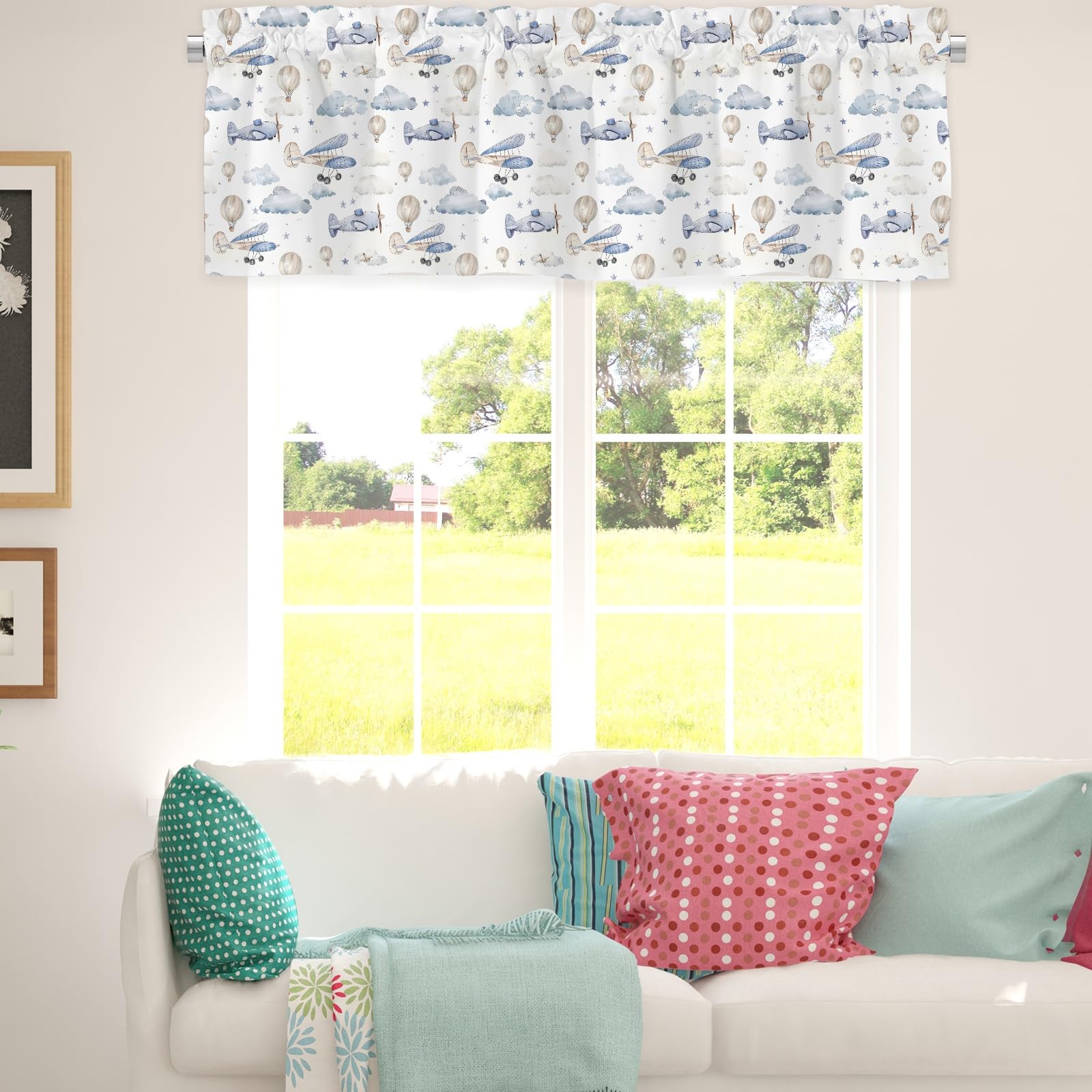 KuphiL10C window decor enriches living spaces with kid-friendly style.