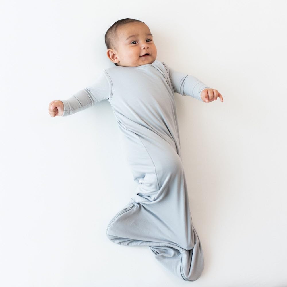 KYTE BABY sleep bag Storm small, close-up of J-shaped zipper for easy changes