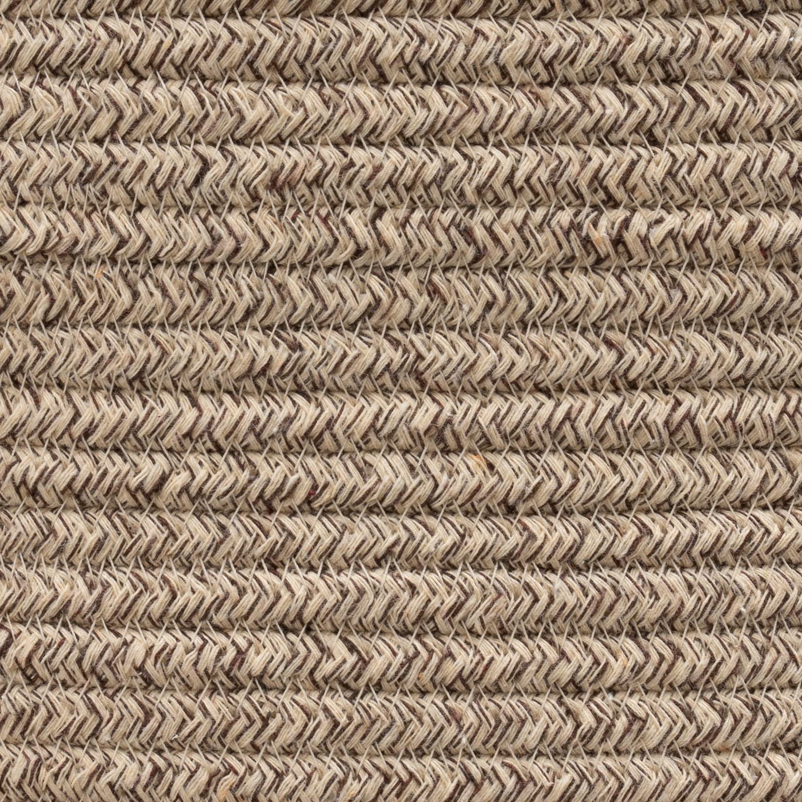 LA JOLIE MUSE basket with two handles for easy transport.