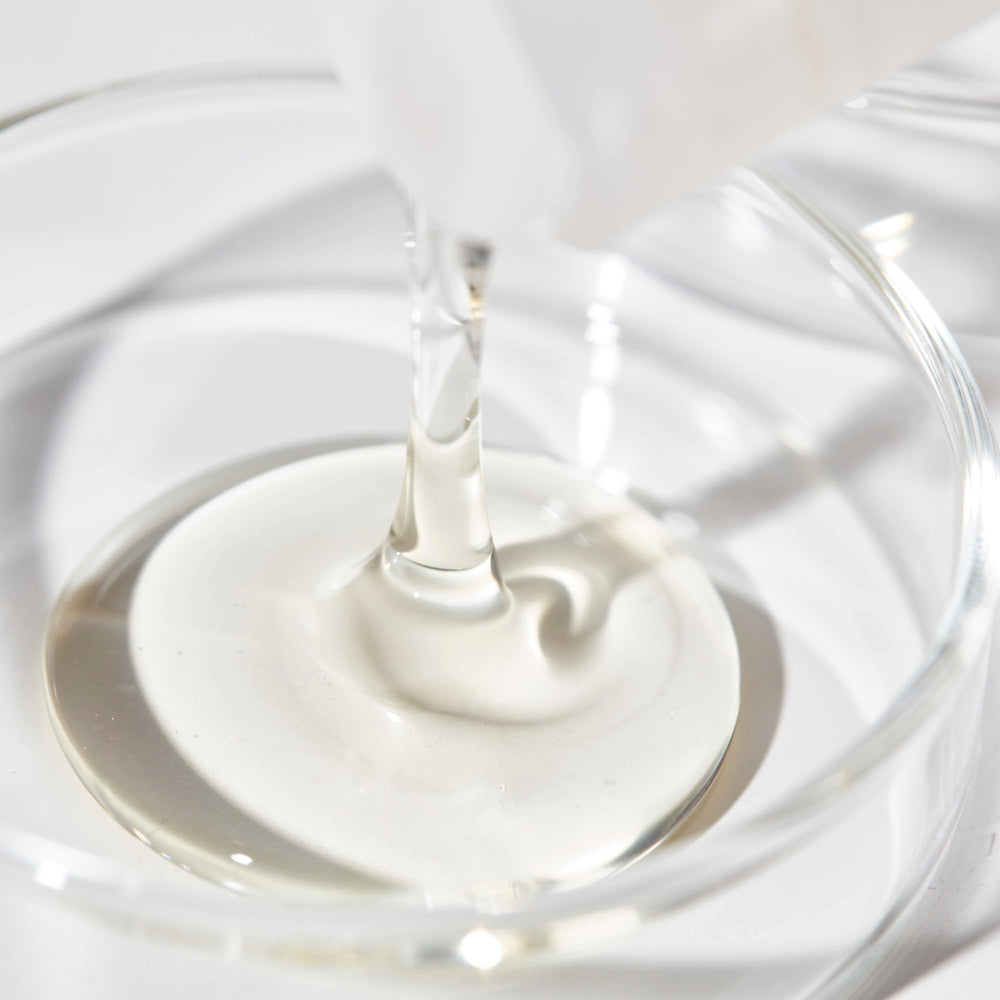 Laboratorios Babe pediatric shampoo packaging with an easy-to-open cap for safety.