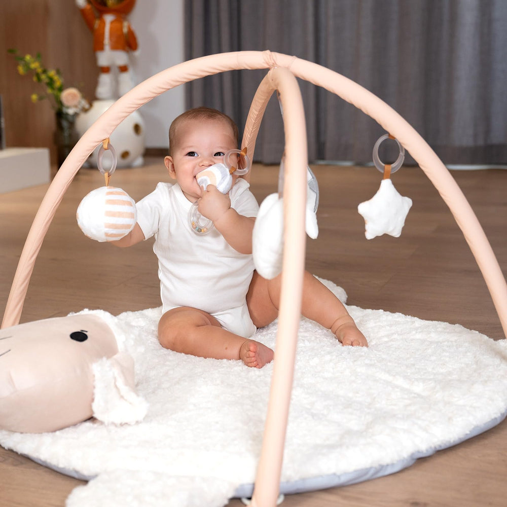 LADIDA washable surface makes cleanup quick after messes
