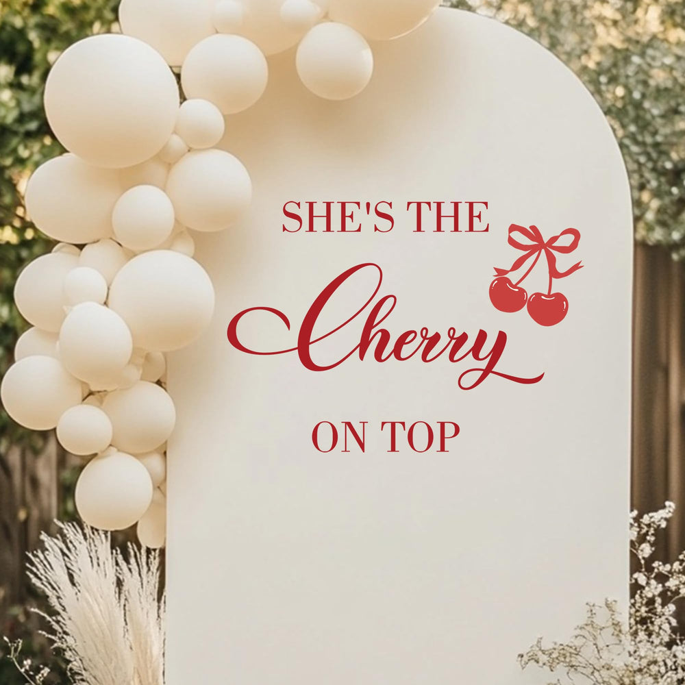 Ladinimo bridal shower decor suits balloons and dessert tables.