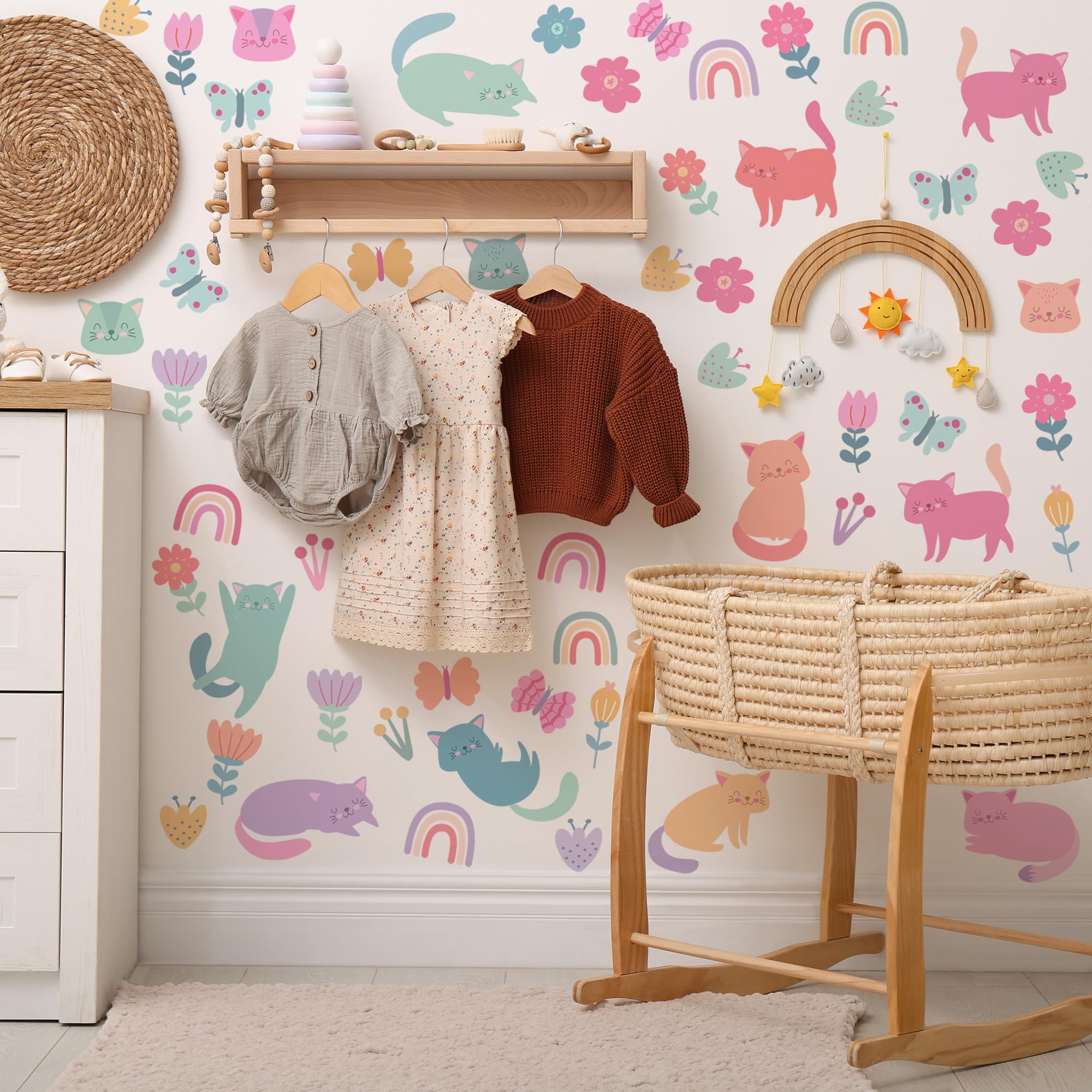 Ladinimo cat wall decals are removable, ideal for changing themes.