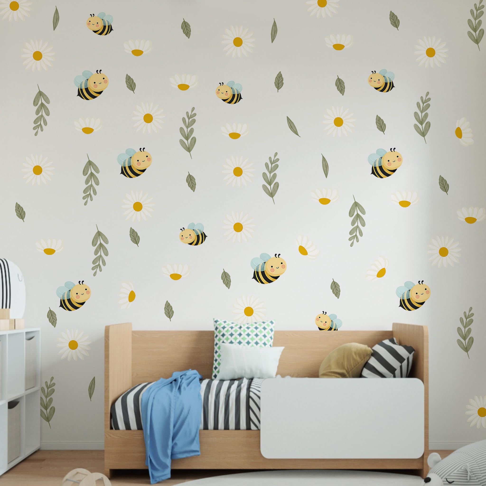 Ladinimo six-sheet pack offers cohesive floral bee motif for any wall
