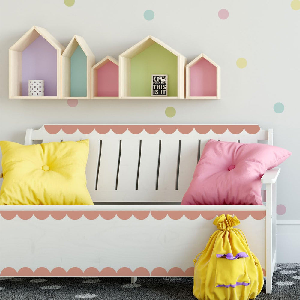 Ladinimo edge decor sticker enhances living room borders with scalloped detail.