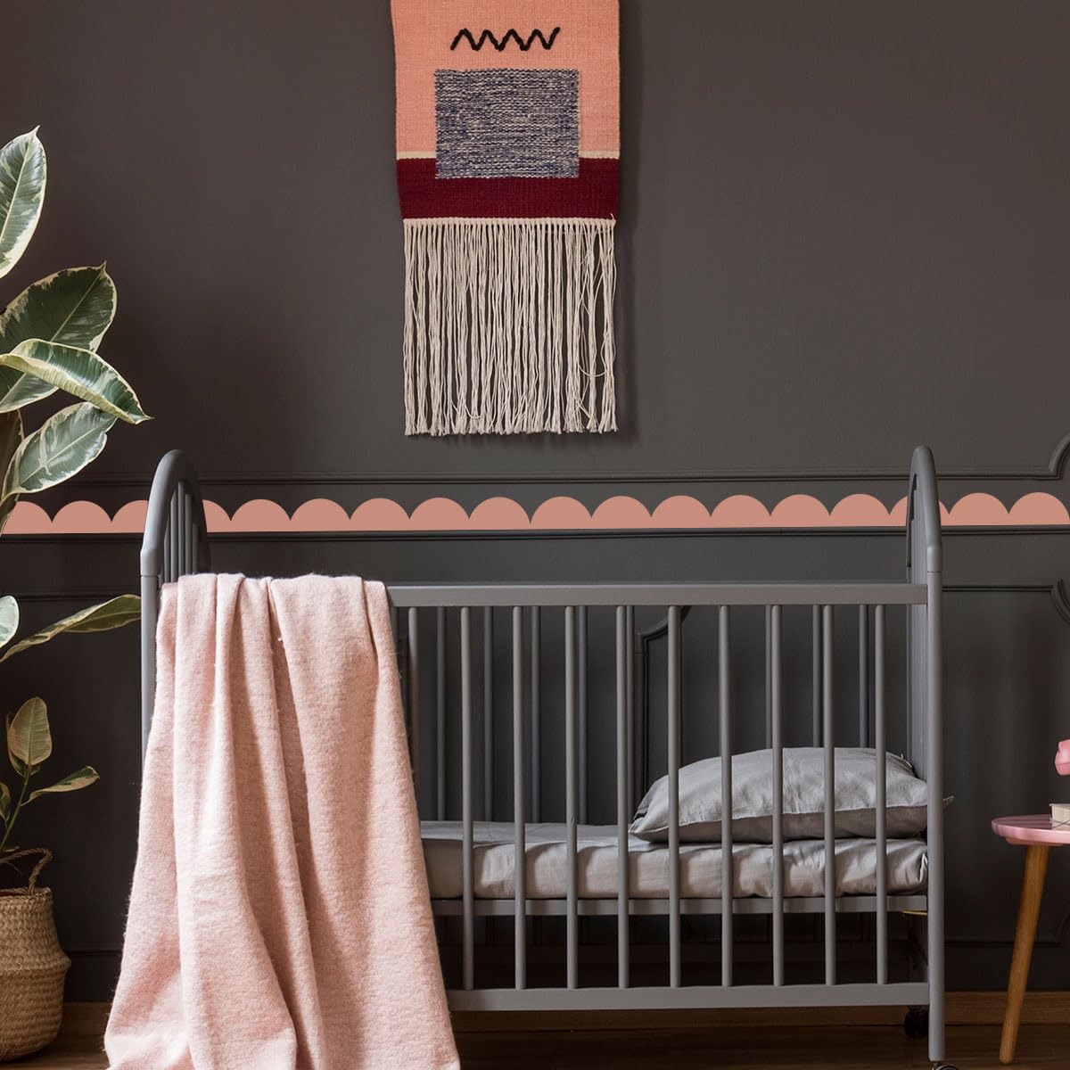 Ladinimo scallop decor comes in two sheets for flexible layouts.