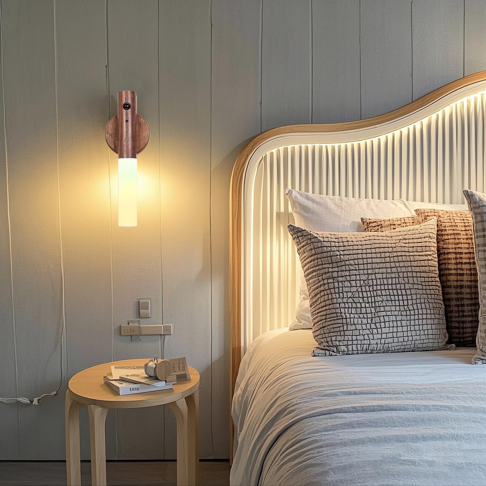 LANDGOO compact night light for travel and hotel stays