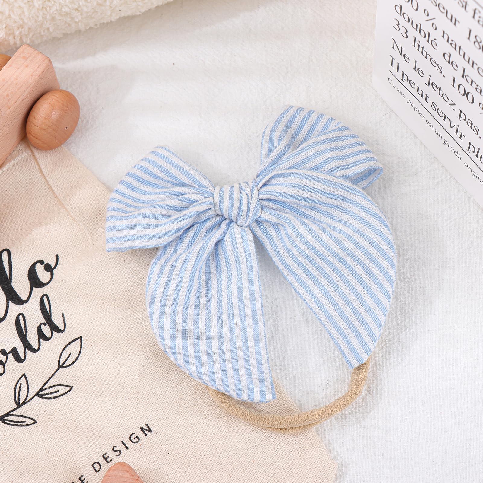 Lanmerry blue bow close-up, colorfast dye for vibrant photos