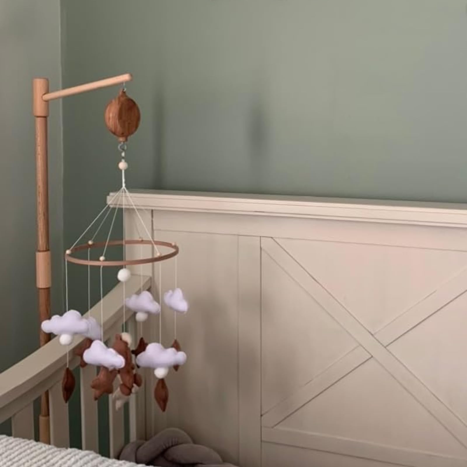 Lanttoe portable crib mobile design for home and travel use.