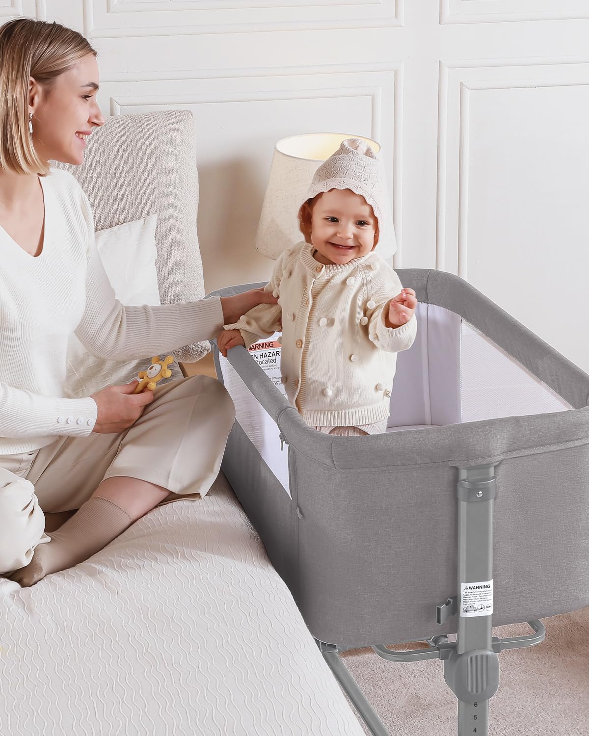 Larex bassinet with seven-height adjustment for a perfect bedside fit.