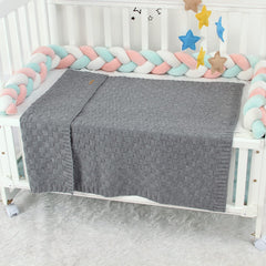 LAWKUL 40x30 inch size provides ample coverage for naps and cuddles.