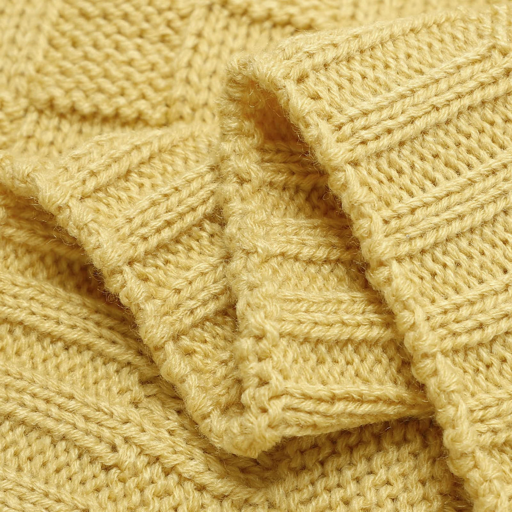 LAWKUL Knit Cable Babe Blanket travels easily for car journeys and outings.