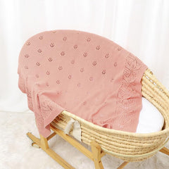 LAWKUL 100x80cm swaddle-ready blanket in pink for easy wrapping