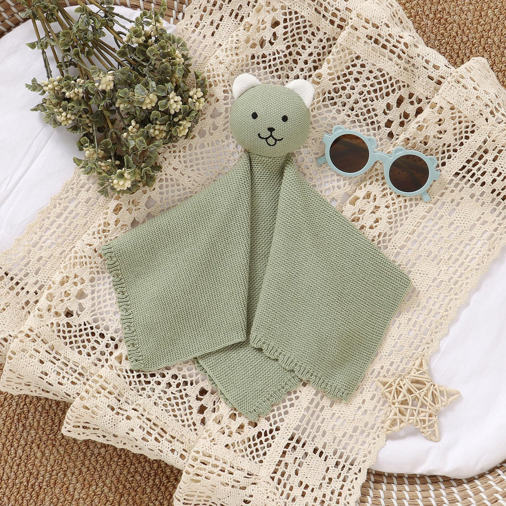 LAWKUL Bear Lovey travel shot highlights lightweight design for on-the-go comfort.