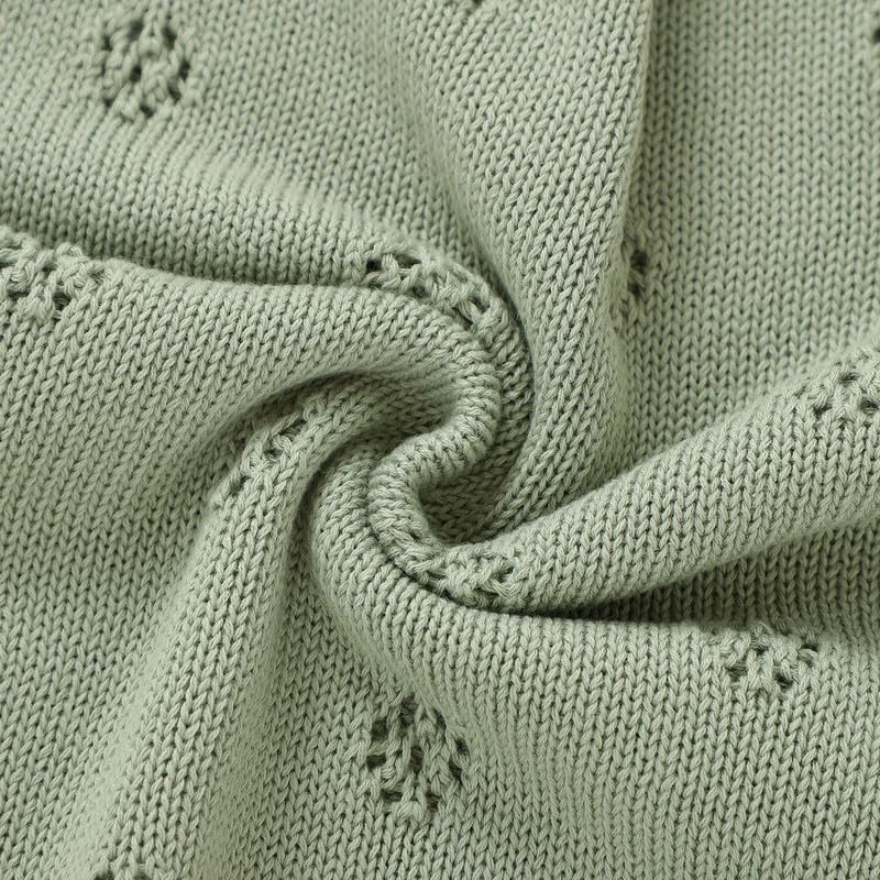 LAWKUL easy-care cotton blanket is machine washable for busy families.