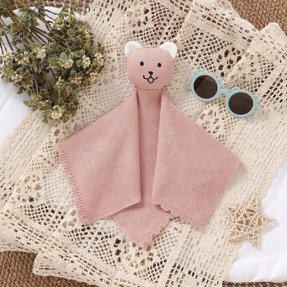 LAWKUL neutral design suitable for boys and girls in nursery photos.
