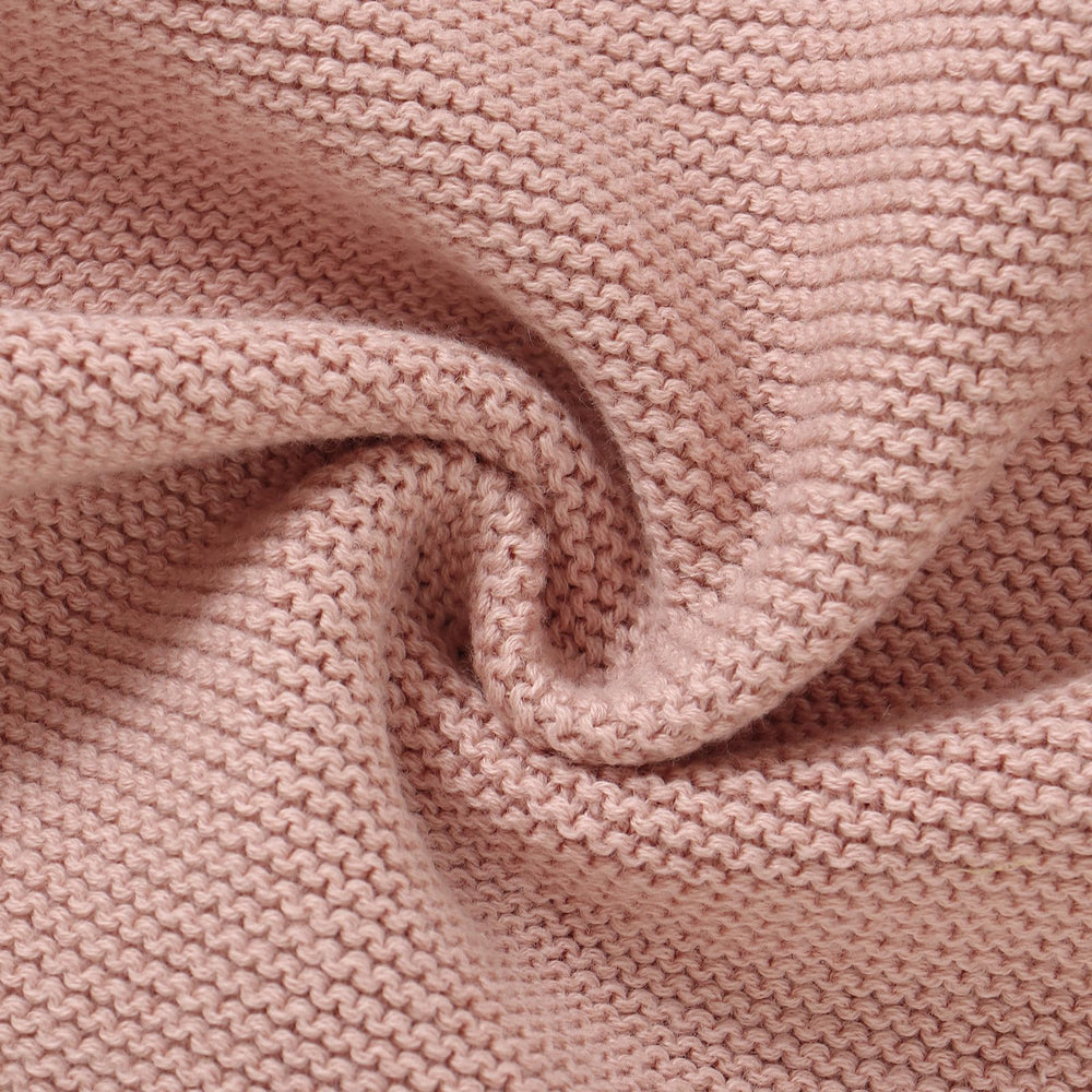 LAWKUL soft-knit bear texture invites tiny fingers to explore safely.