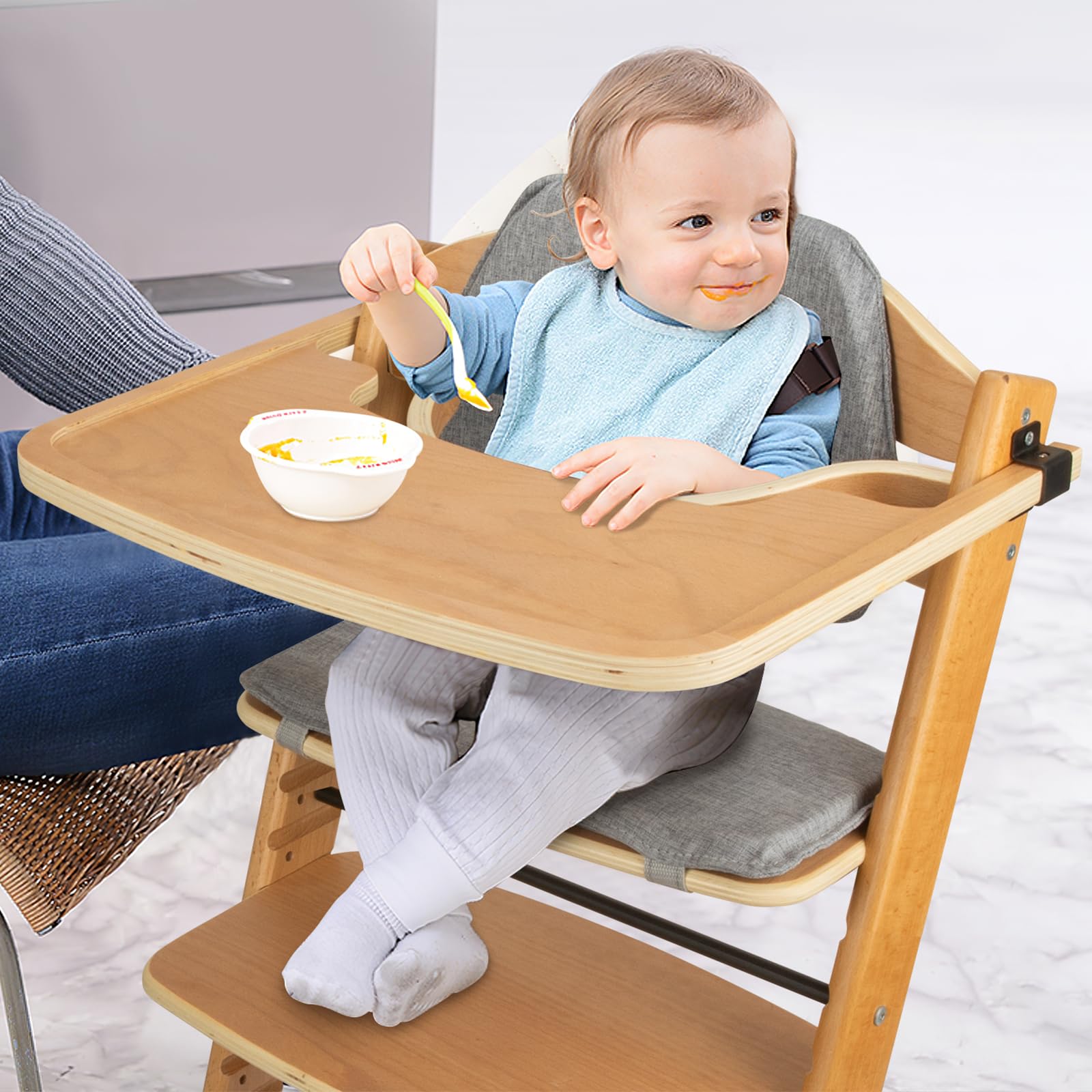 Lcoco&amp;Dream high chair easy to dismantle and clean after meals