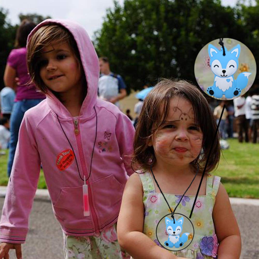 LeeYean fox chew necklace breakaway clasp reduces accident risk during play.