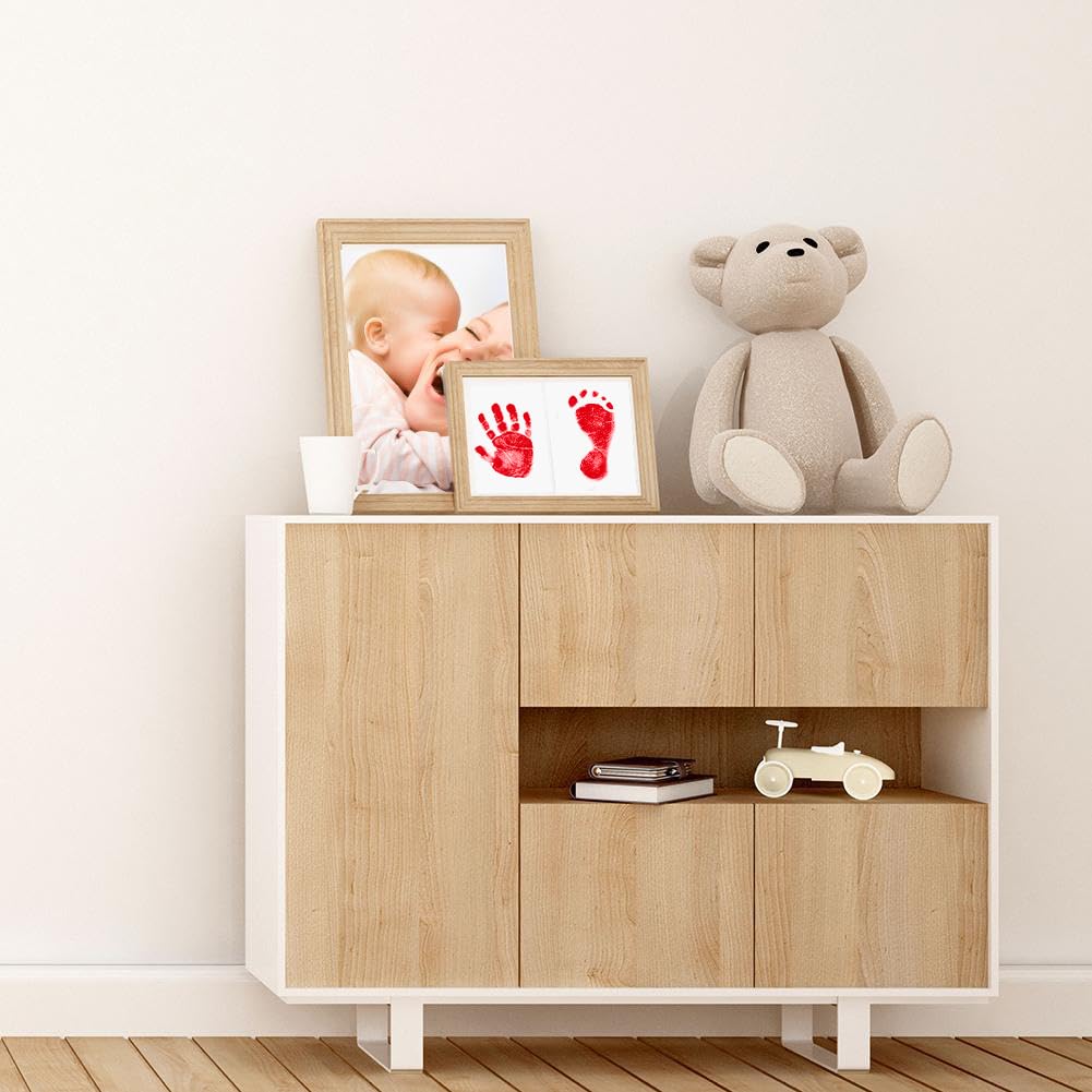 LelonHo baby handprint demonstration emphasizing mess-free imprinting.
