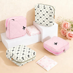 Lesmore compact 5x5x1-4 inch dimensions fit essential items.