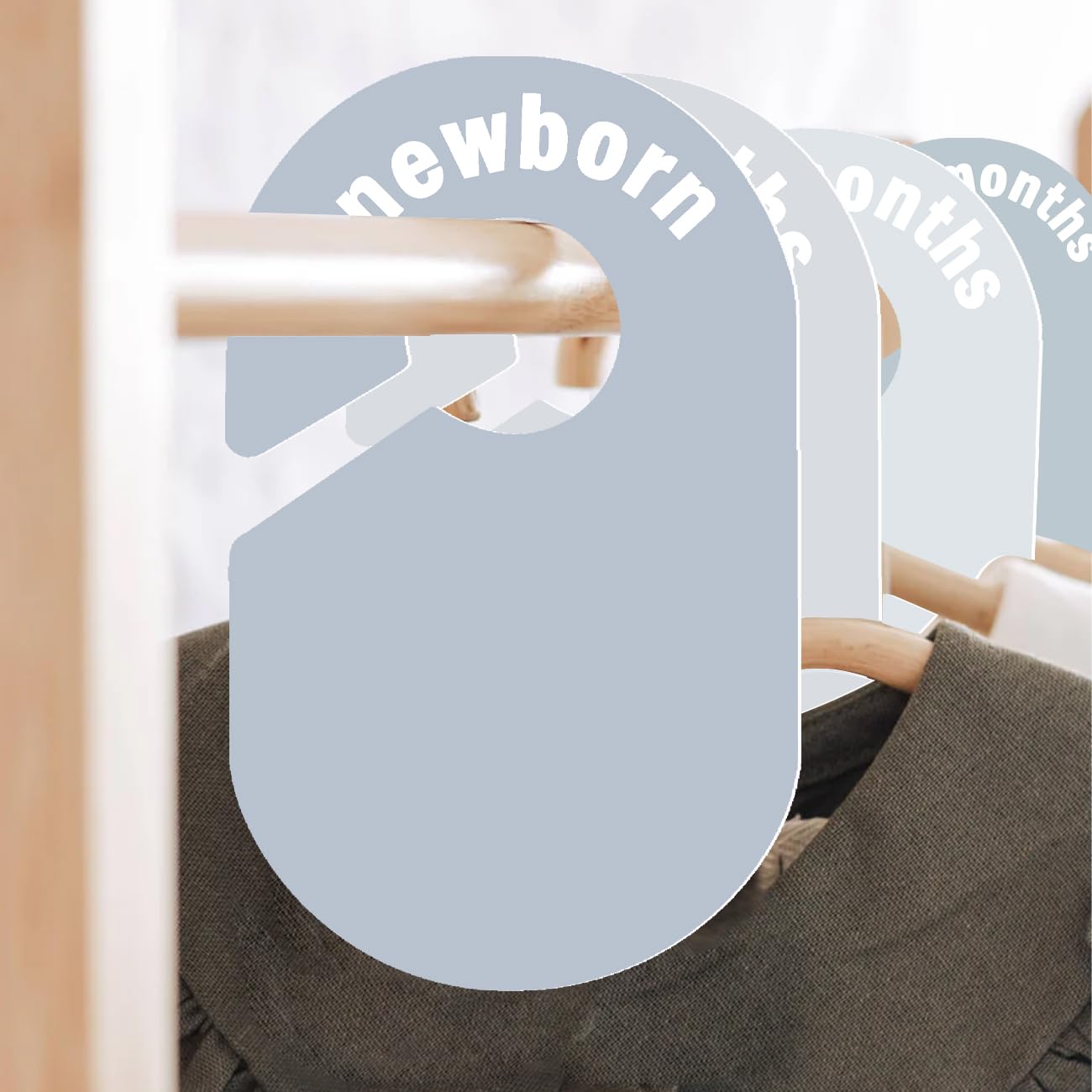Lethooly twelve-to-eighteen divider supports growing baby sizes.