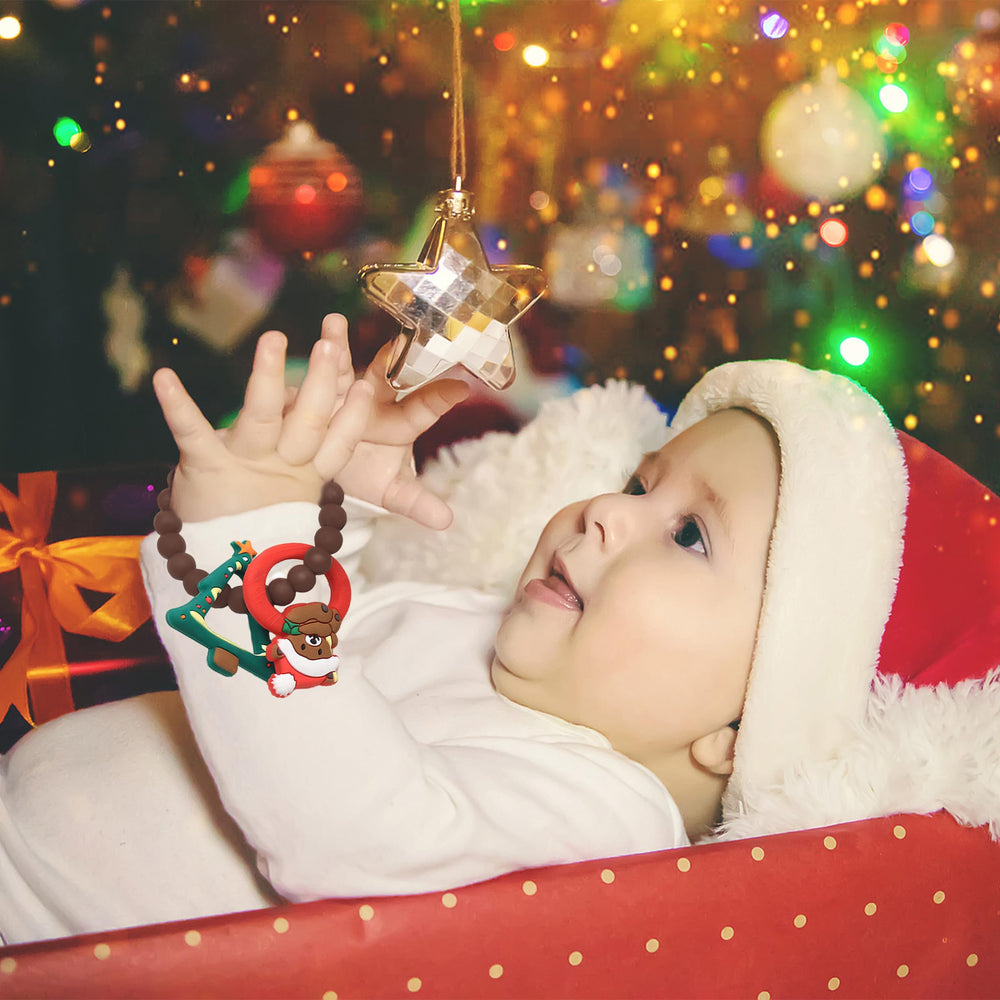 Leziazany compact teether fits small hands for easy grasp.