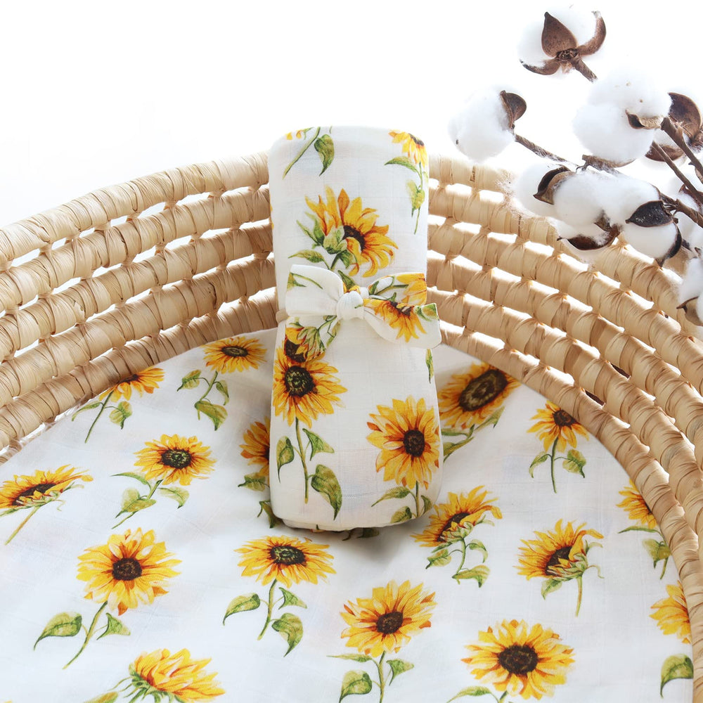 LifeTree muslin blanket light and breathable for year-round comfort.