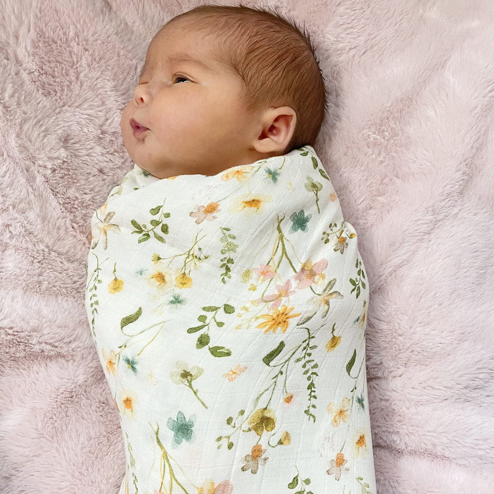 LifeTree muslin swaddle floral checkered pattern adds stylish baby coverage.