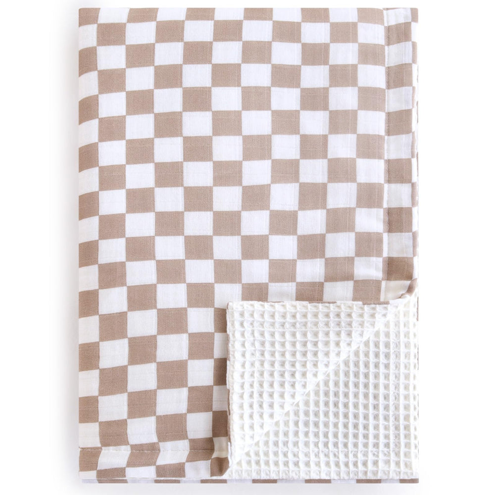 LifeTree waffle front muslin blanket offers ultra-soft touch for newborns.