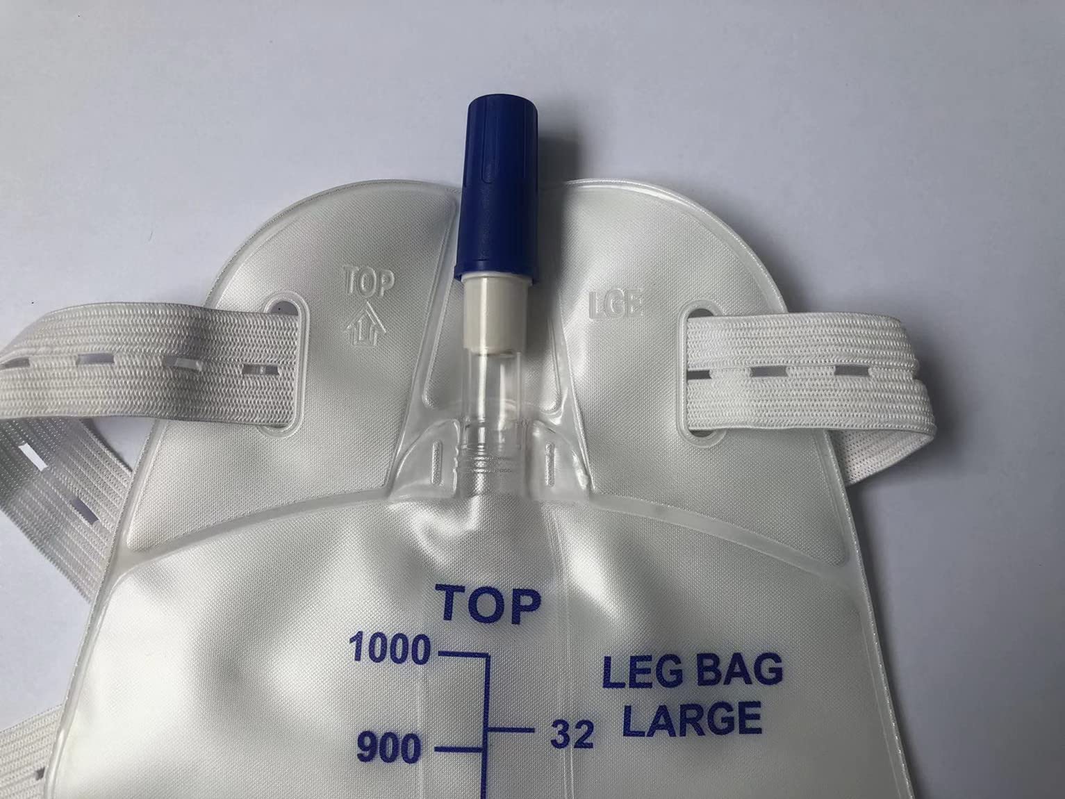 Lifevv leg bag shows cloth straps for secure, comfortable all-day wear.