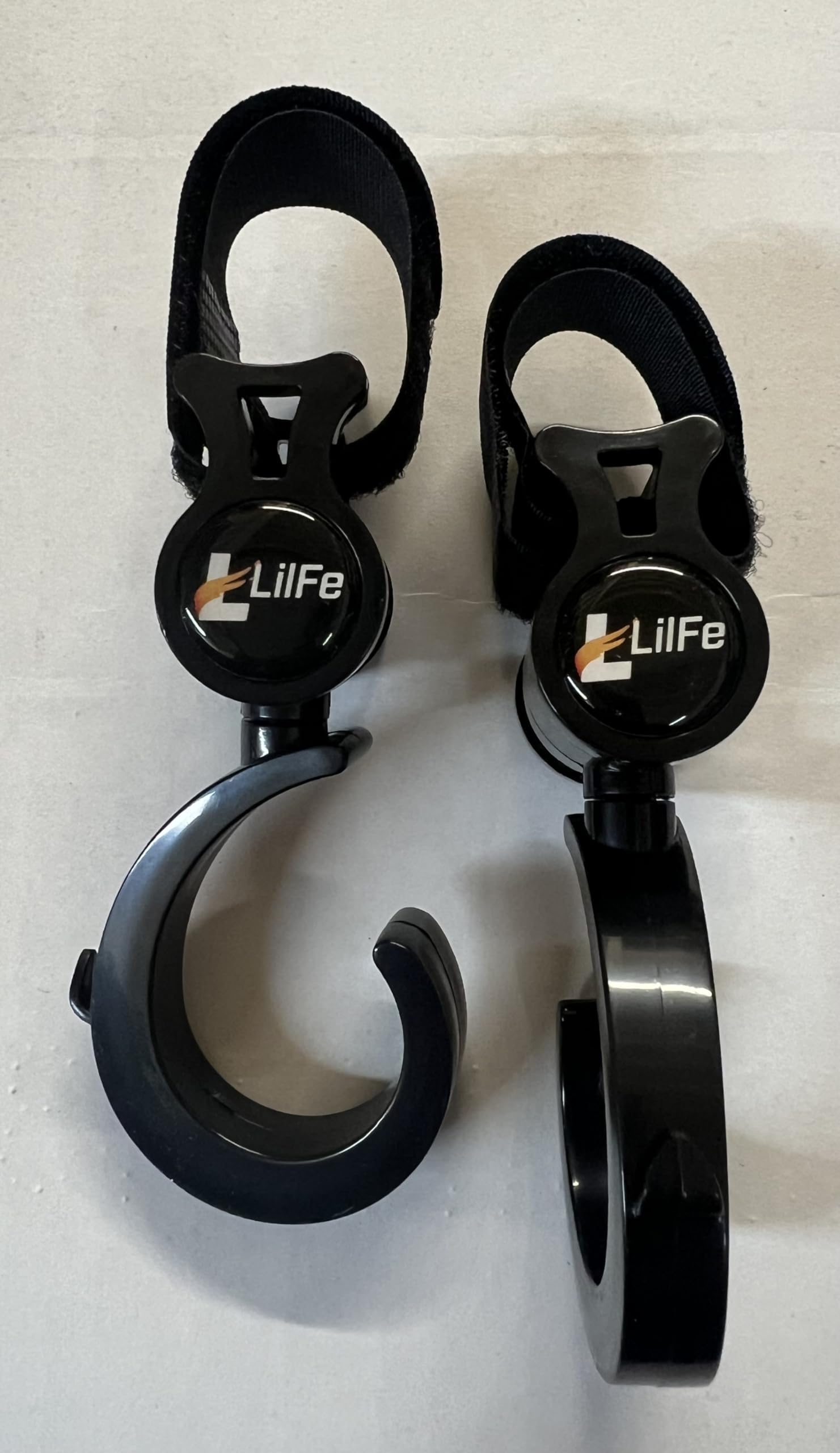 LilFe mommy hook keeps walking organized for busy outings.