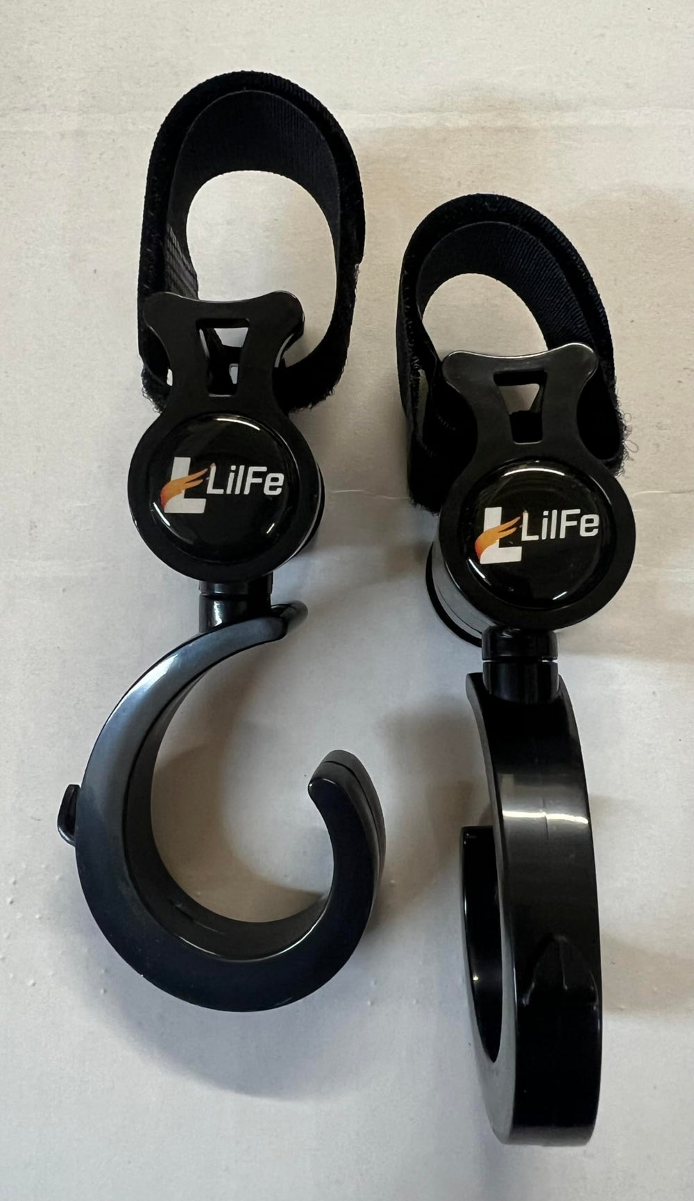 LilFe mommy hook keeps walking organized for busy outings.