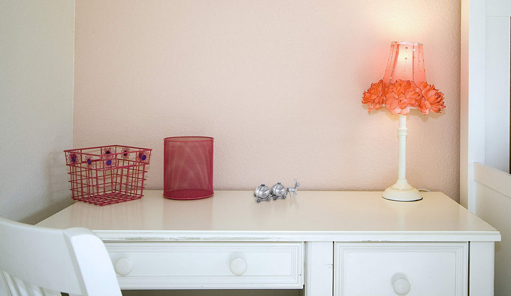 Lillian Rose lead horse completes the keepsake trio, adding stability on display.
