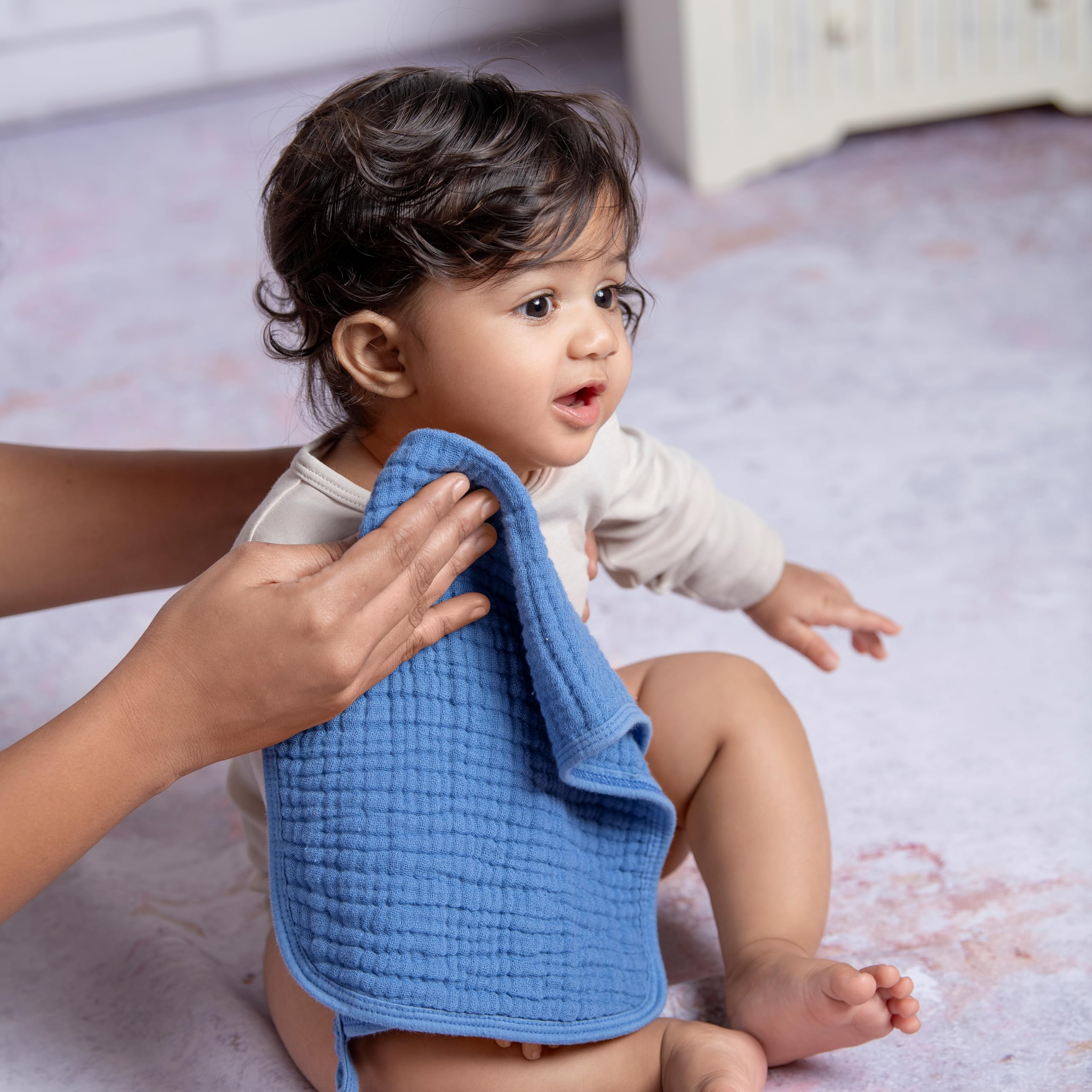 LILY O LAUREL muslin burp cloth stylish prints suitable for baby boys and girls.