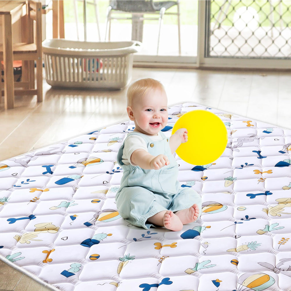 LILYVIBEBEARHAPPY folded mat for travel and on-the-go play.