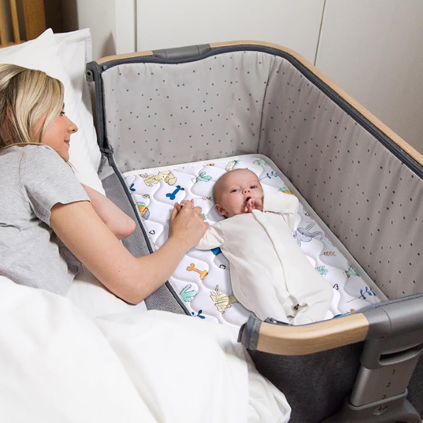 LILYVIBEBEARHAPPY 35x20 inch size helps verify bassinet compatibility.