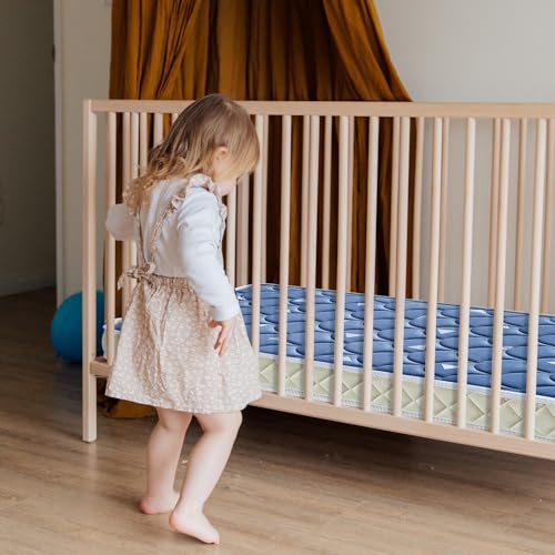 LILYVIBEBEARHAPPY mattress 3D-edged sides provide stable, snug crib fit