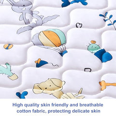 LILYVIBEBEARHAPPY waterproof side guards against spills during outings.