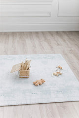 LITTLE Bot Ofie mat easy to clean and vacuum safe for busy households.